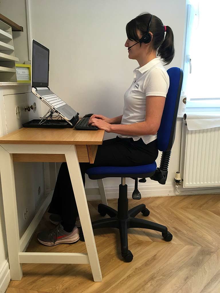 correct workstation sitting posture